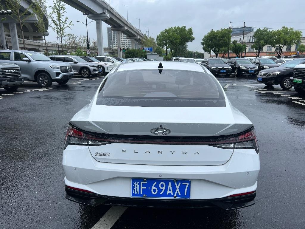 现代